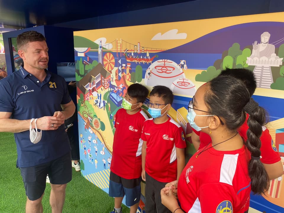 Integration Brilliant Education wstudents at the Hong Kong Sevens with Brian O'Driscoll